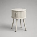 Comodino rotondo con ante e gambe inclinate in MDF rivestito melaminico colore beige 45x45x55 cm
