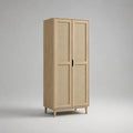 Armadio camera da letto a due ante in MDF effetto rovere chiaro con inserti in fibra intrecciata e gambe in legno 70x40x160 cm